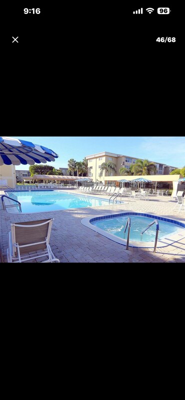 Building Photo - 2300 NE 1st Ln