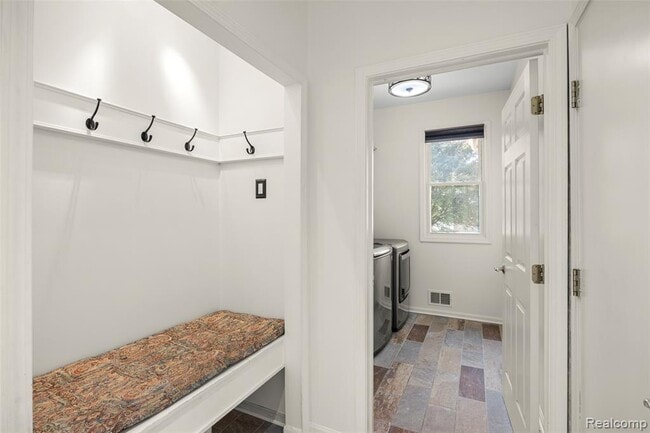 Building Photo - 24084 Westmont Dr
