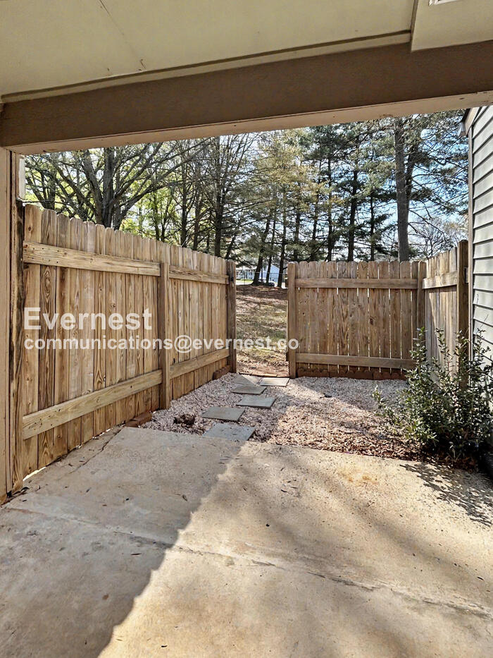 Building Photo - 2723 Reynolds Park Rd