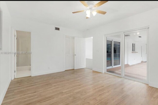 Building Photo - 7160 SW 5th Ct