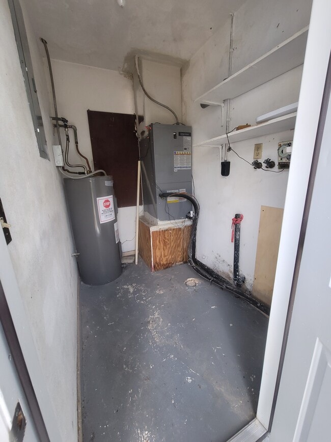 Building Photo - 513 Hollyhock Ln