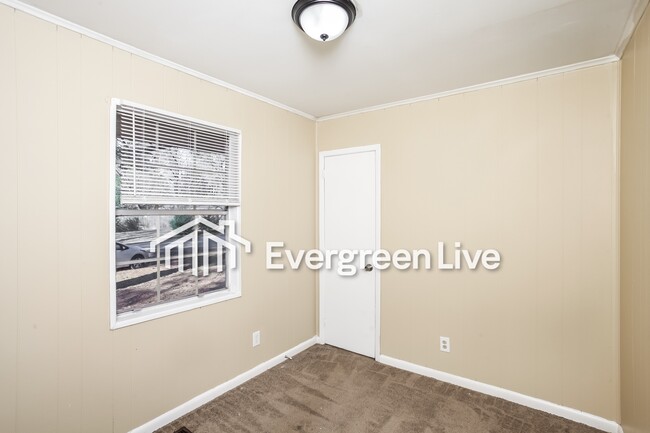 Building Photo - 431 Hudson Ave