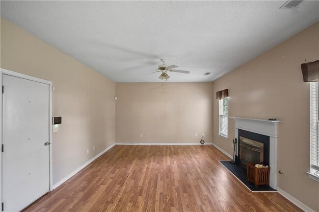 Building Photo - 2224 Eagles Nest Cir