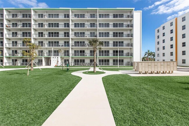 Building Photo - 25850 SW 140th Ct