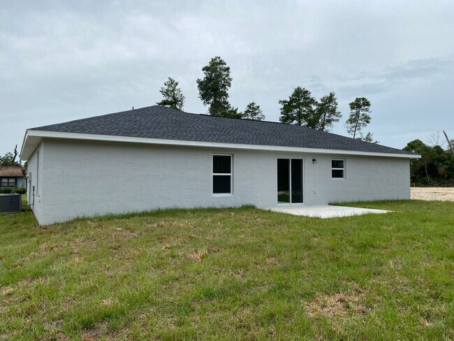 Building Photo - Desirable SW Ocala Neighborhood 4/2/2 *WON'T LAST*