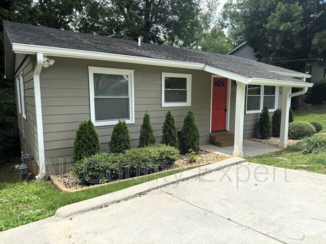 Building Photo - 916 Zion Cir