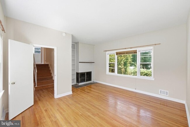 Building Photo - 11317 College View Dr