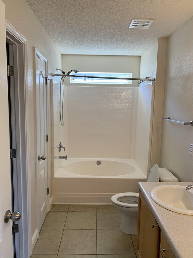 Building Photo - 8949 Camelot Pl