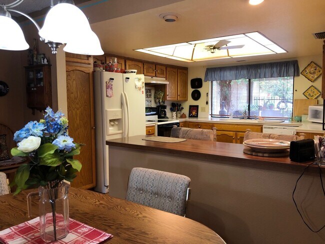 Building Photo - Lovely Home in 45+ Active Adult Community of Leisure World Available May through October 2026!