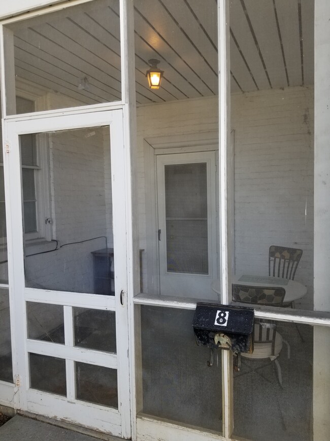 Private screened patio - 342 Fairmont Ave, Apt #8