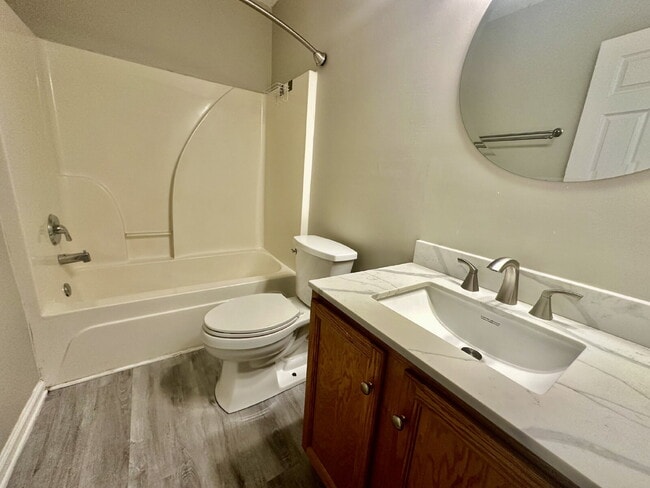 Building Photo - Three Bedroom, Townhome in The Farm!