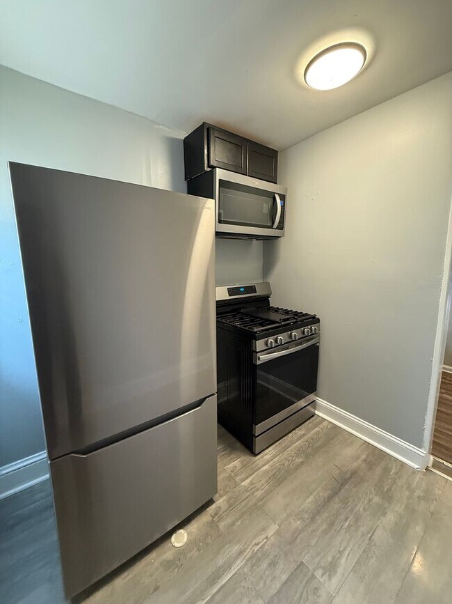 Building Photo - 103 Taylor St