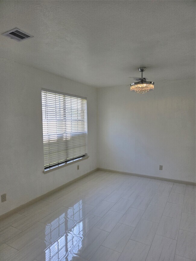 Building Photo - 16203 Dryberry Ct