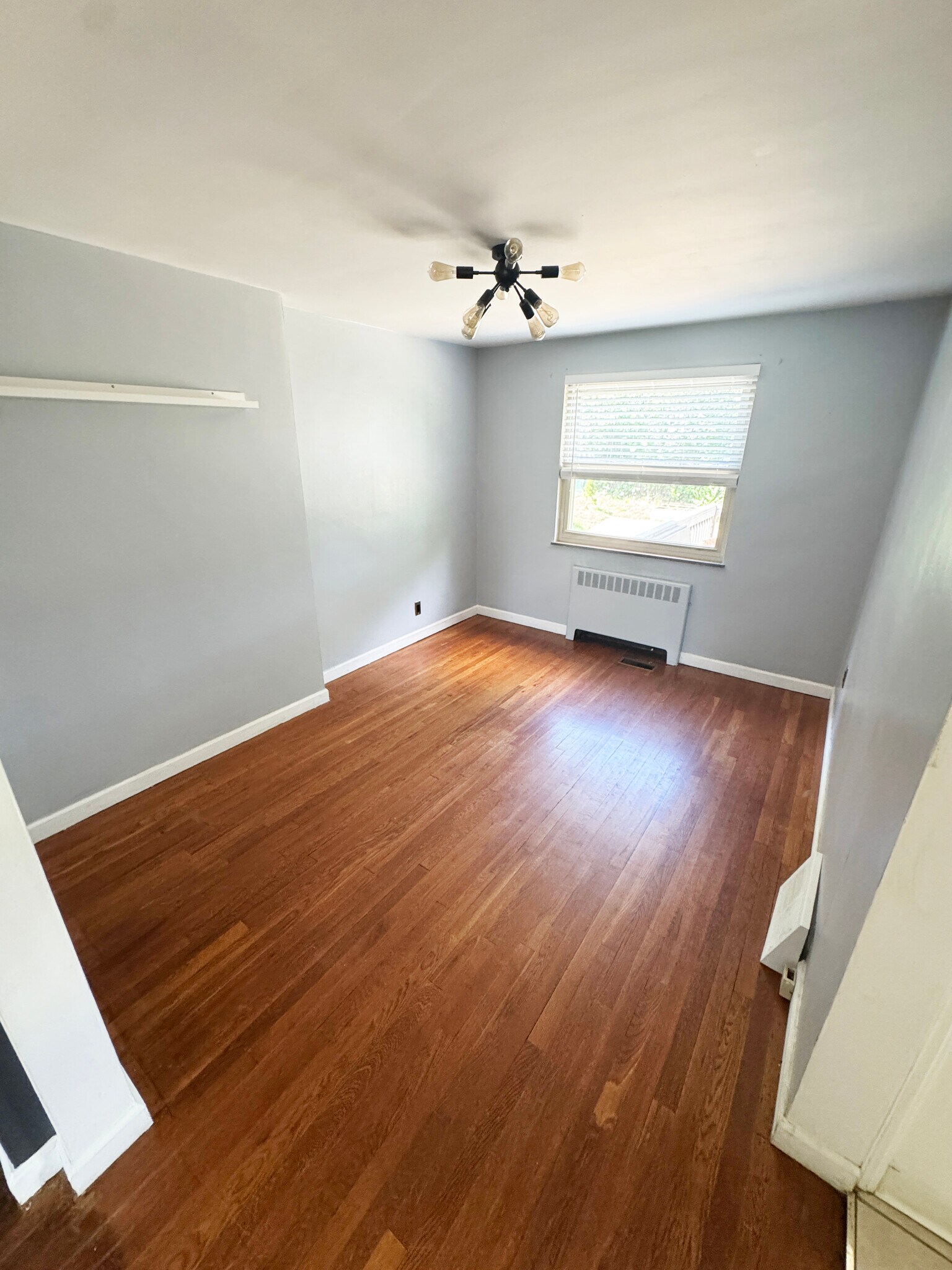 Building Photo - 4216 Applegate Ave