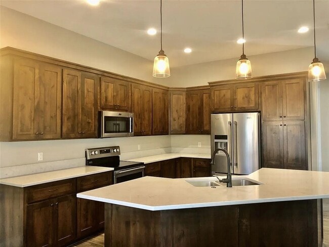 Building Photo - 120 Dove Ln