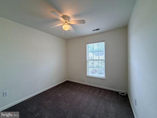Building Photo - 125 Hidden Hill Cir