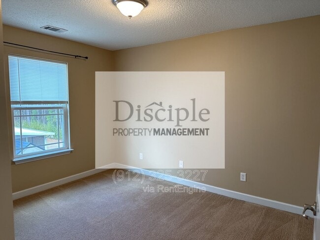 Building Photo - 136 Magnolia Dr
