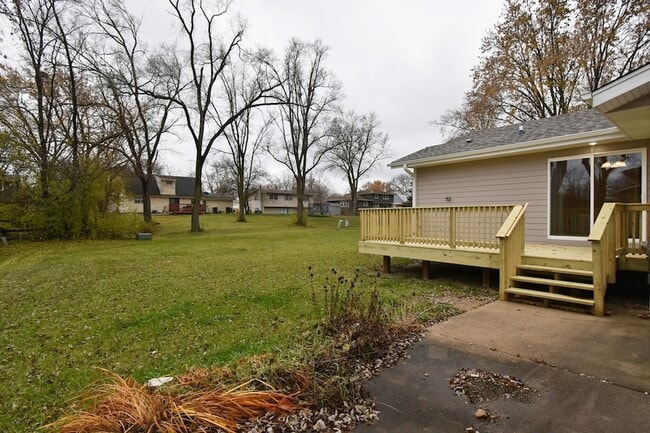 Building Photo - 1191 Meadow Ln