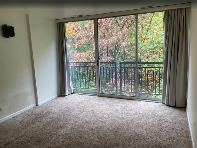 Building Photo - 1811 Four Lakes Ave