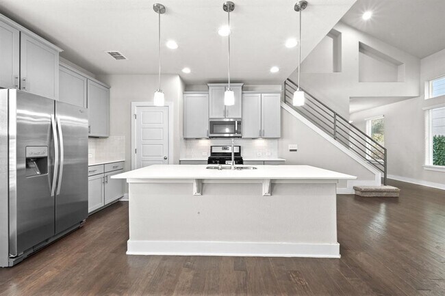 Building Photo - 2108 Hermia St