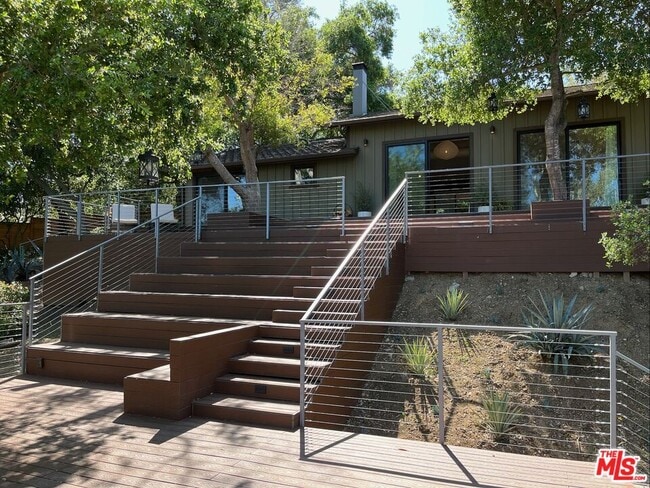 Building Photo - 21273 Entrada Rd