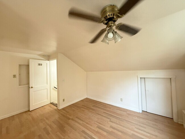 Building Photo - Great South Hills Location