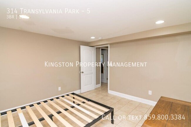 Building Photo - 314 Transylvania Park