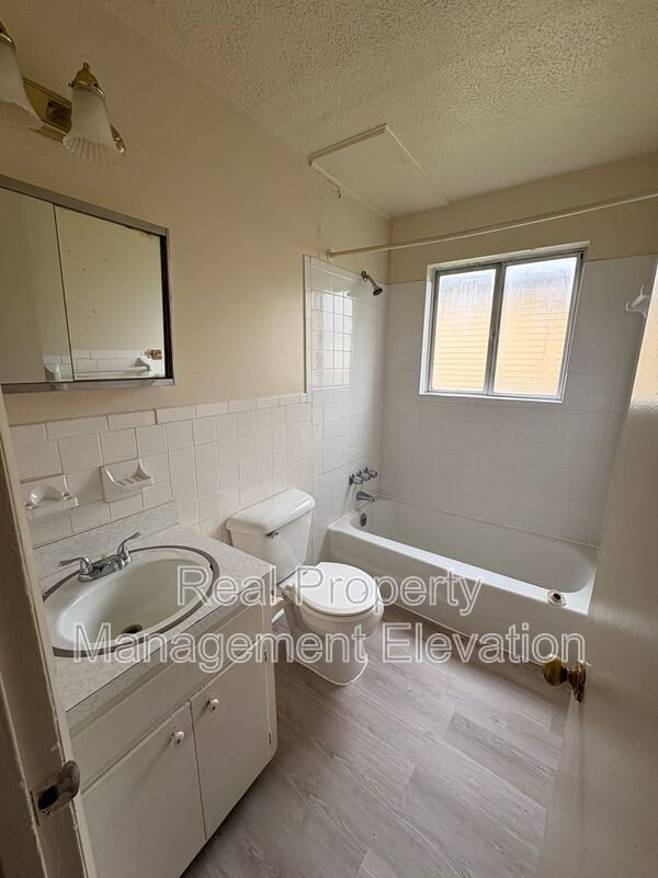 Building Photo - 1114 Allen Dr