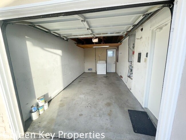 Building Photo - Nicely update Costa Serena Home!