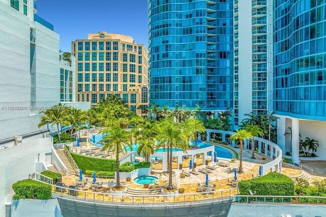 Building Photo - 333 Las Olas Way