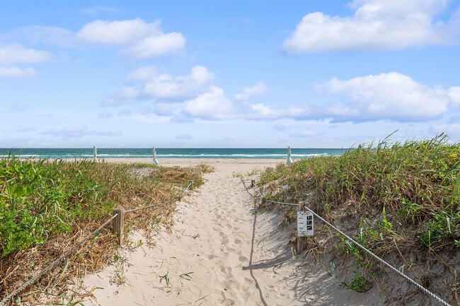 Building Photo - 2565 S Ocean Blvd