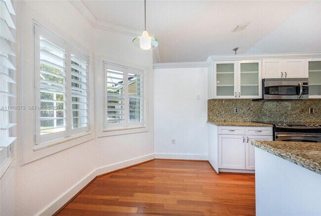 Building Photo - 405 SW 198th Terrace