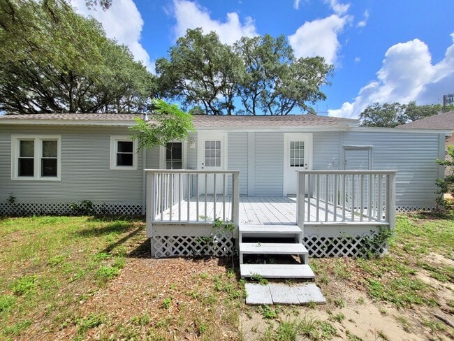 Building Photo - 369 Lincoln Ave