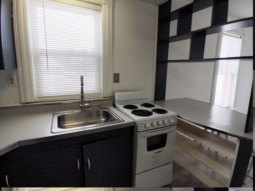 Style E3: 1 bedroom / 1 bath - 21 Depot St