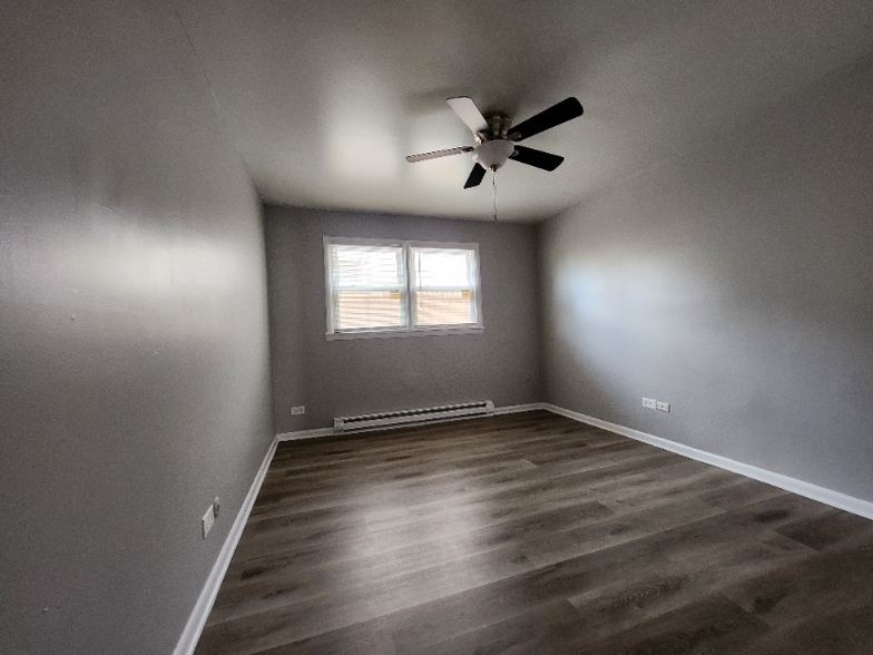 Building Photo - 474 W 14th Pl