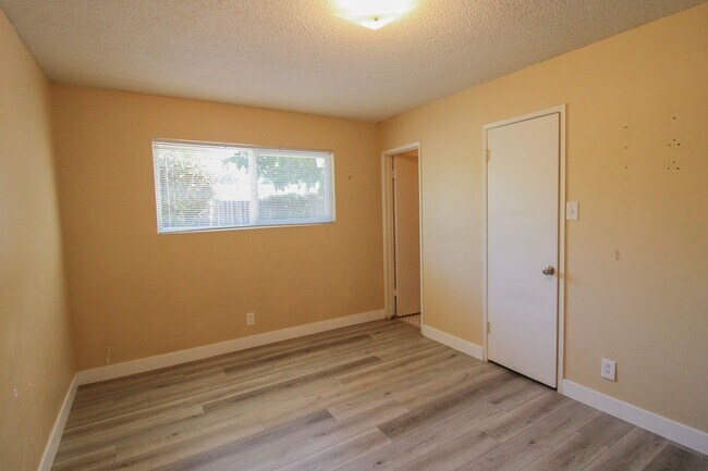 Building Photo - 1778 Vicente Dr