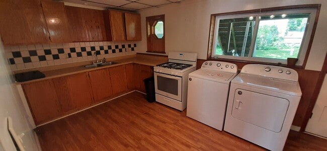 Building Photo - 408 E Lincoln St