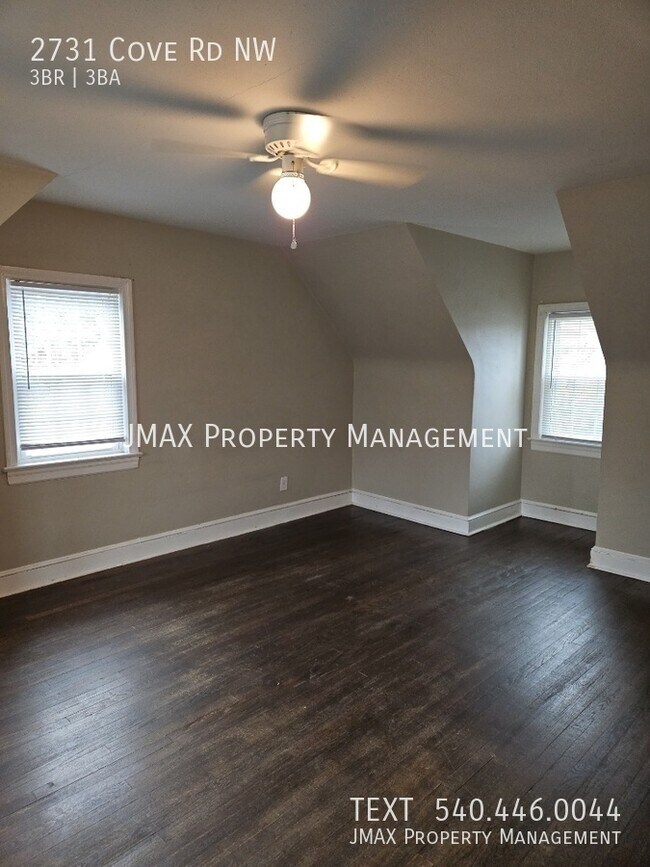 Building Photo - 2731 Cove Rd