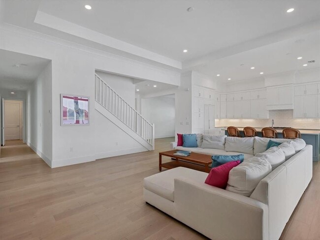 Building Photo - 8331 Sea Glass Ct