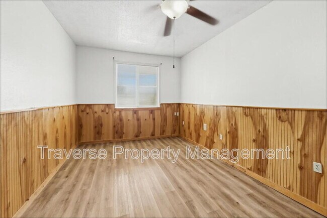 Building Photo - 5025 Catalpa St
