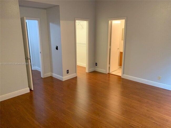 Building Photo - 10911 Jewel Box Ln