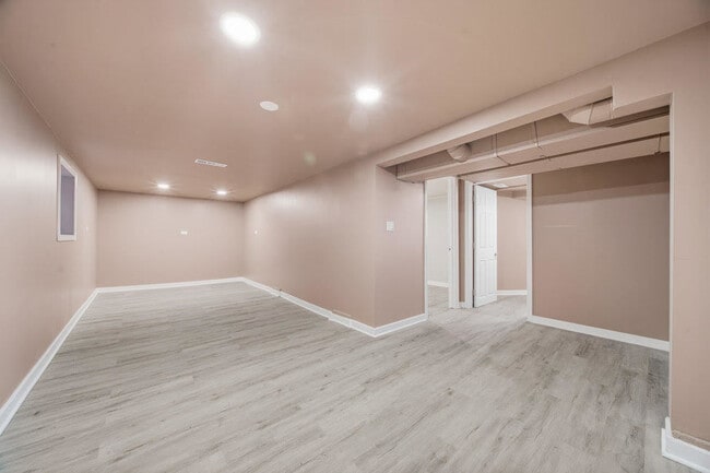 Building Photo - 11224 S Hermosa Ave