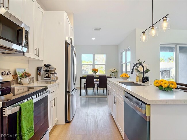 Building Photo - 5006 S Peachtree Cir