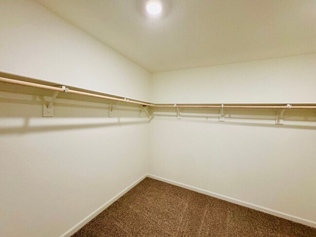 Building Photo - REDUCED!  BRAND NEW - 5 Bedroom + Loft, 3 ...