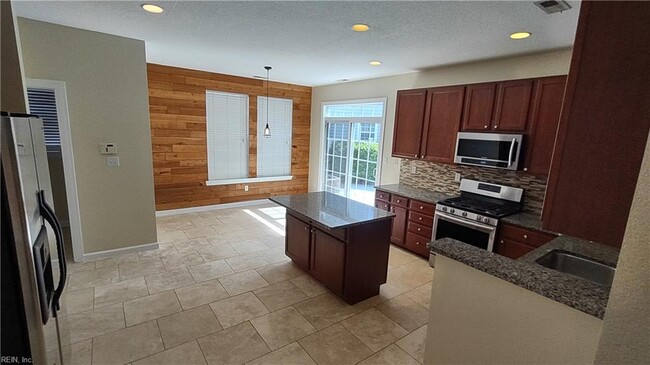 Building Photo - 1507 Elderberry Rd