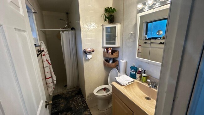 Building Photo - 2289 SE Seamist St