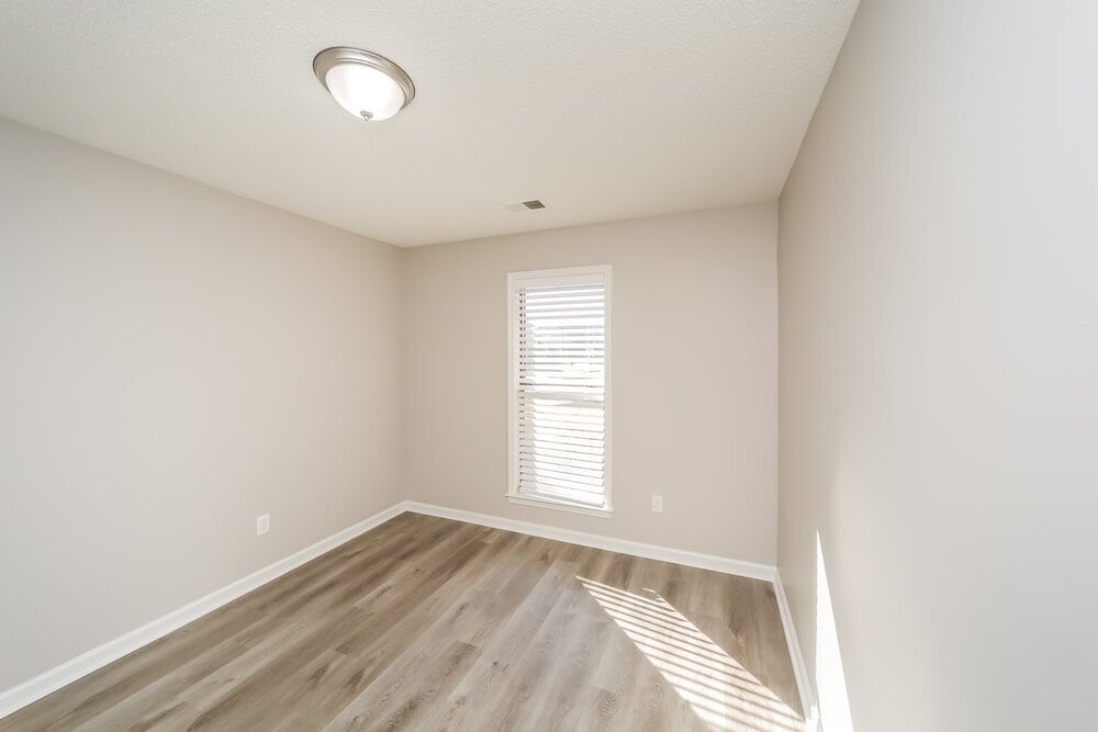 Building Photo - 10442 Sanford Dr
