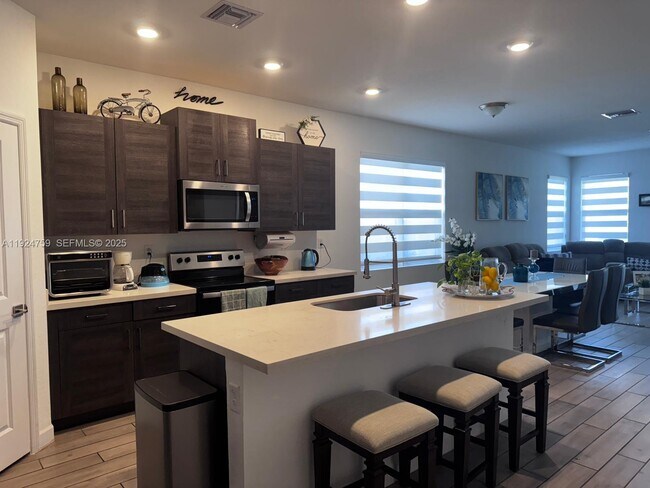 Building Photo - 13201 SW 269th Ter