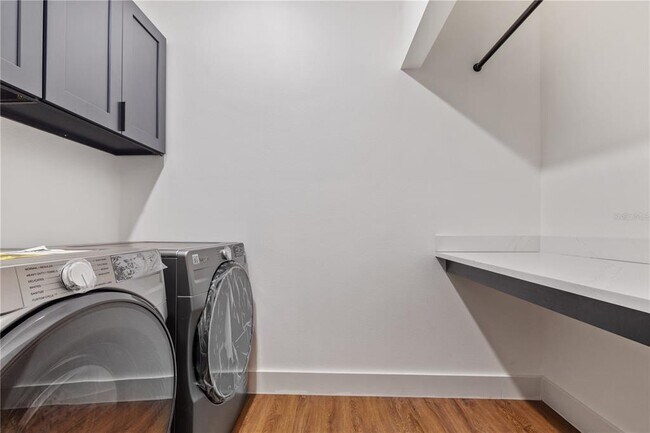 Building Photo - 2727 W Chestnut St