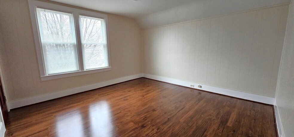 Building Photo - 216 N Champlain St